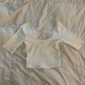 womn White Cropped Top - Small